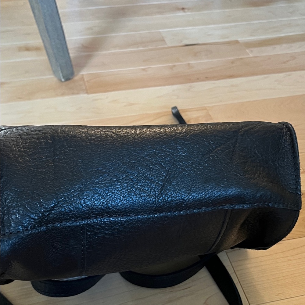 Portland Leather Lola Crossbody and Tassel - Picture 10 of 11